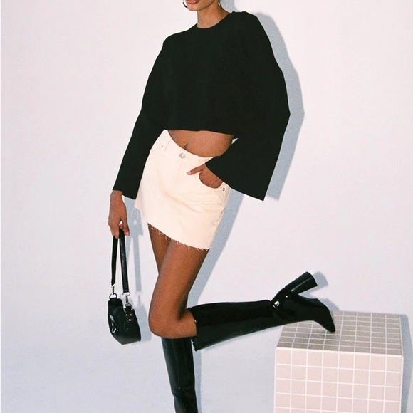 GIRL SOLDIER CROPPED SWEATER BLACK - Picture 3 of 4